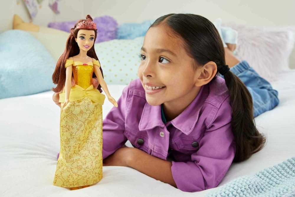 Mattel Disney Princess Toys, Belle Fashion Doll, Sparkling Look with Brown Hair, Brown Eyes & Tiara Accessory, Inspired by the Beauty & the Beast Movie