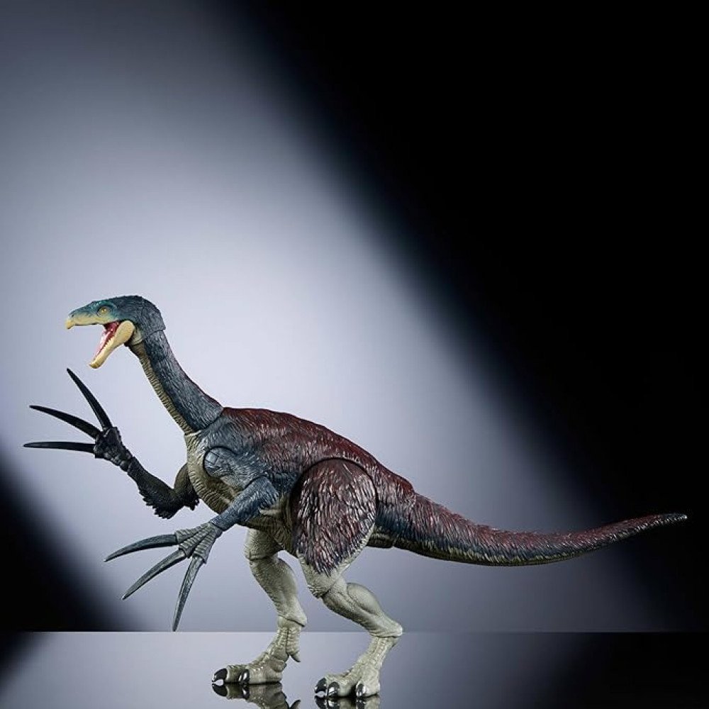 Mattel Jurassic World Dominion Hammond Collection Therizinosaurus Dinosaur Figure with 25 Articulations, Fully Jointed Claws, Glass Eyes & Wired Tail